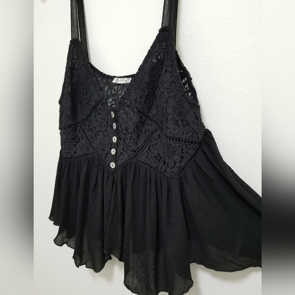 Free People Tops - Free People Boho Black Henley Lace Camisole Hanky Hem Size XS